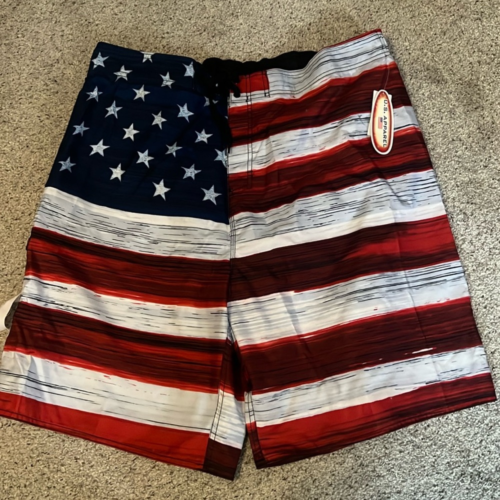 Men’s swimming trunks